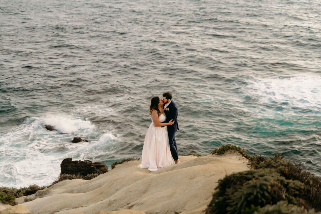 amazing vow renewal elopement in the beautiful coastline 