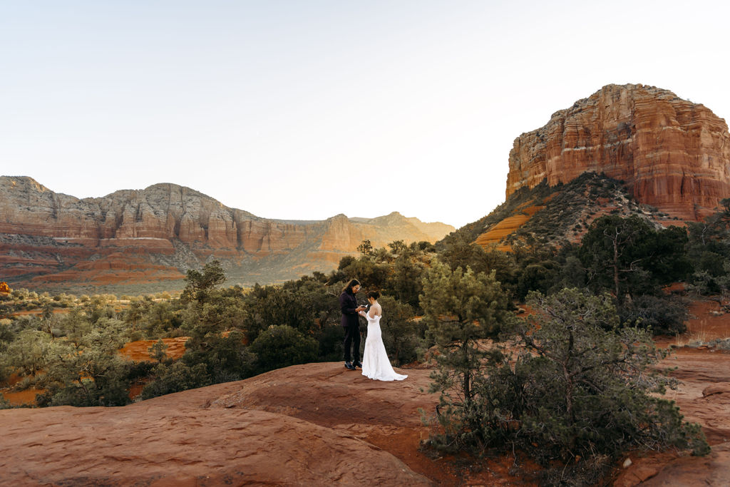 couple that elope in arizona